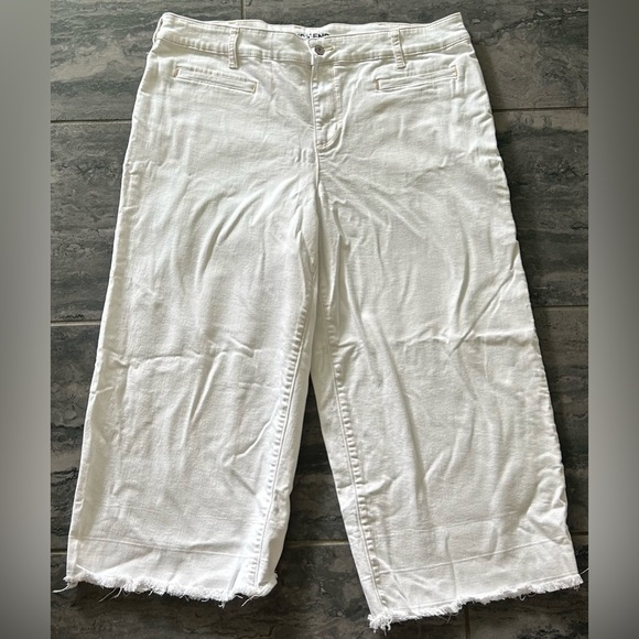 Lands' End Denim - Land’s end white cropped capri jeans size 16